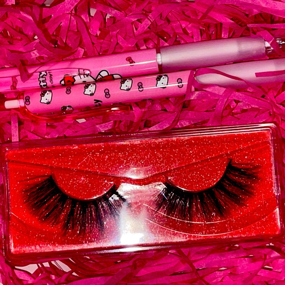 HELLO KITTY PEN AND LASH BUNDLE 💖🎀 - Picture 1 of 2